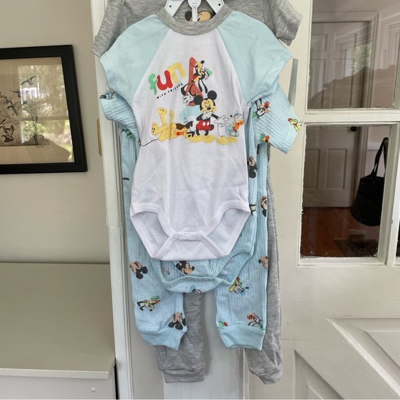 Disney Baby 12M 5-Piece Set - Picture 3 of 9